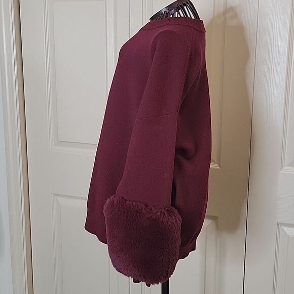 Saks Fifth Avenue Burgundy  Vintage Sweater with Large Faux Fur Cuffs Size XS - Picture 4 of 7